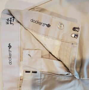 Dockers khakis pants